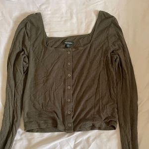 OLIVE GREEN BUTTONED CROP-TOP